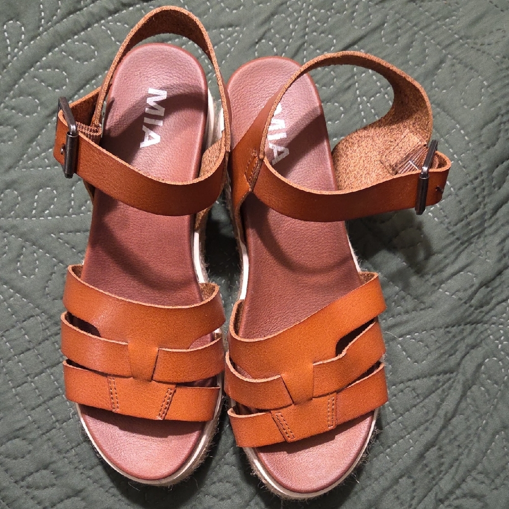 MIA Women's Brown Strappy Sandals